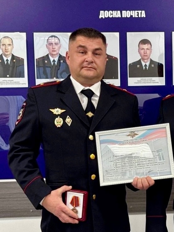 Участковый уполномоченный полиции Менделеевского района Леонид Тарасов