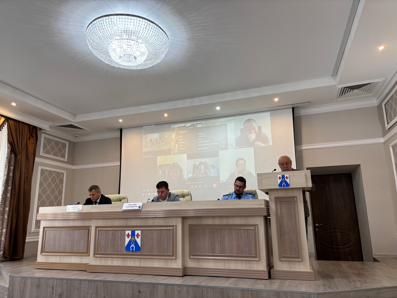 Начальник управления образования Раис Назипов