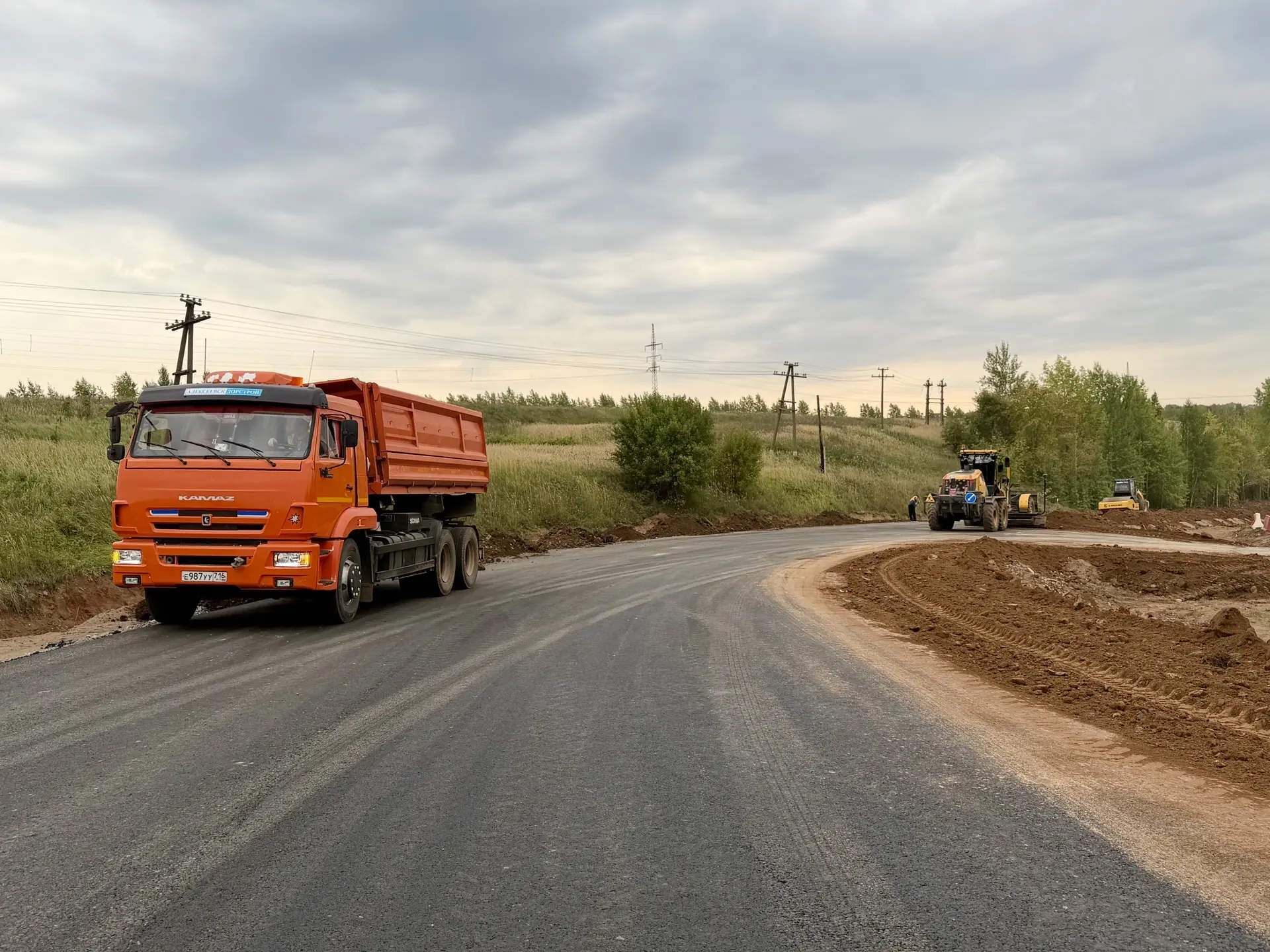 Ремонтные работы на дороге к промышленному парку «Бондюжский».