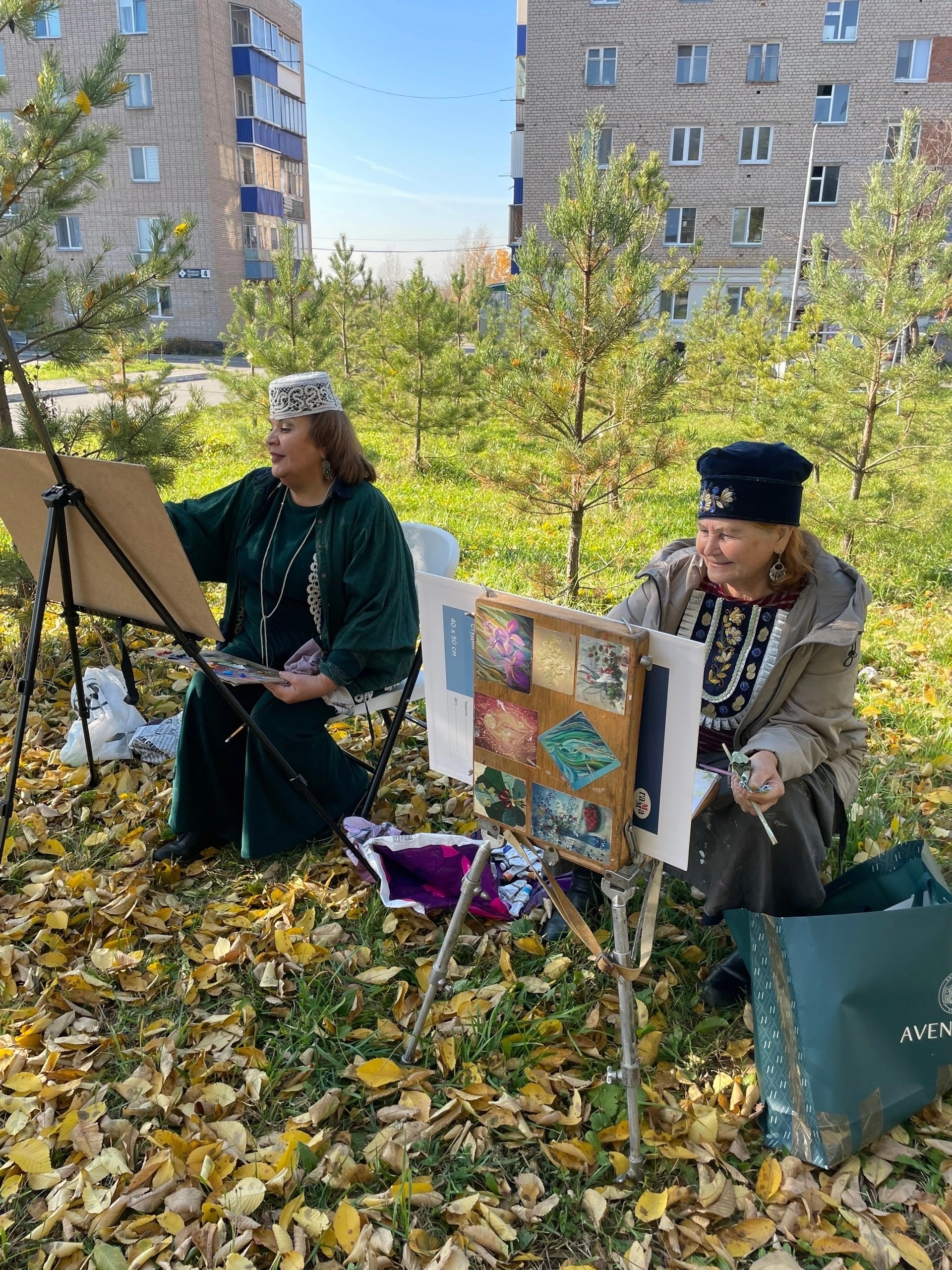В Менделеевске открылась выставка «Осенний вернисаж»