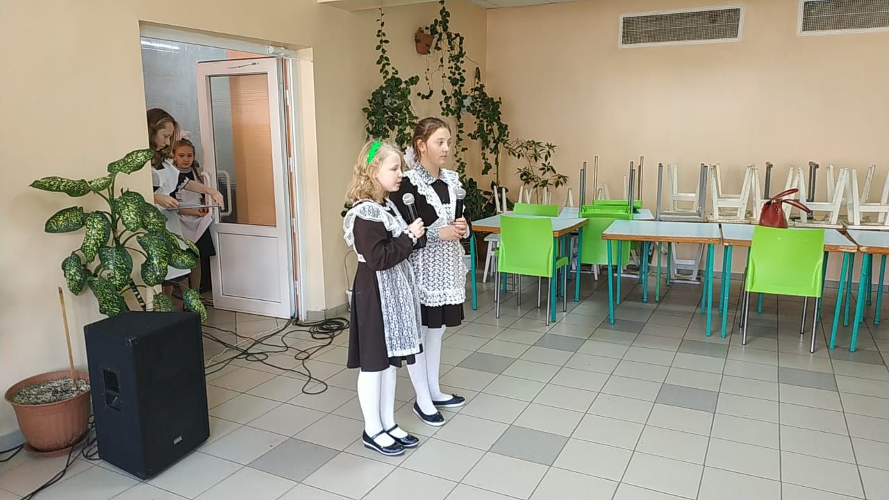 В школе №2 прошел концерт в рамках месячника пожилых для жителей ТОС «Поселок»