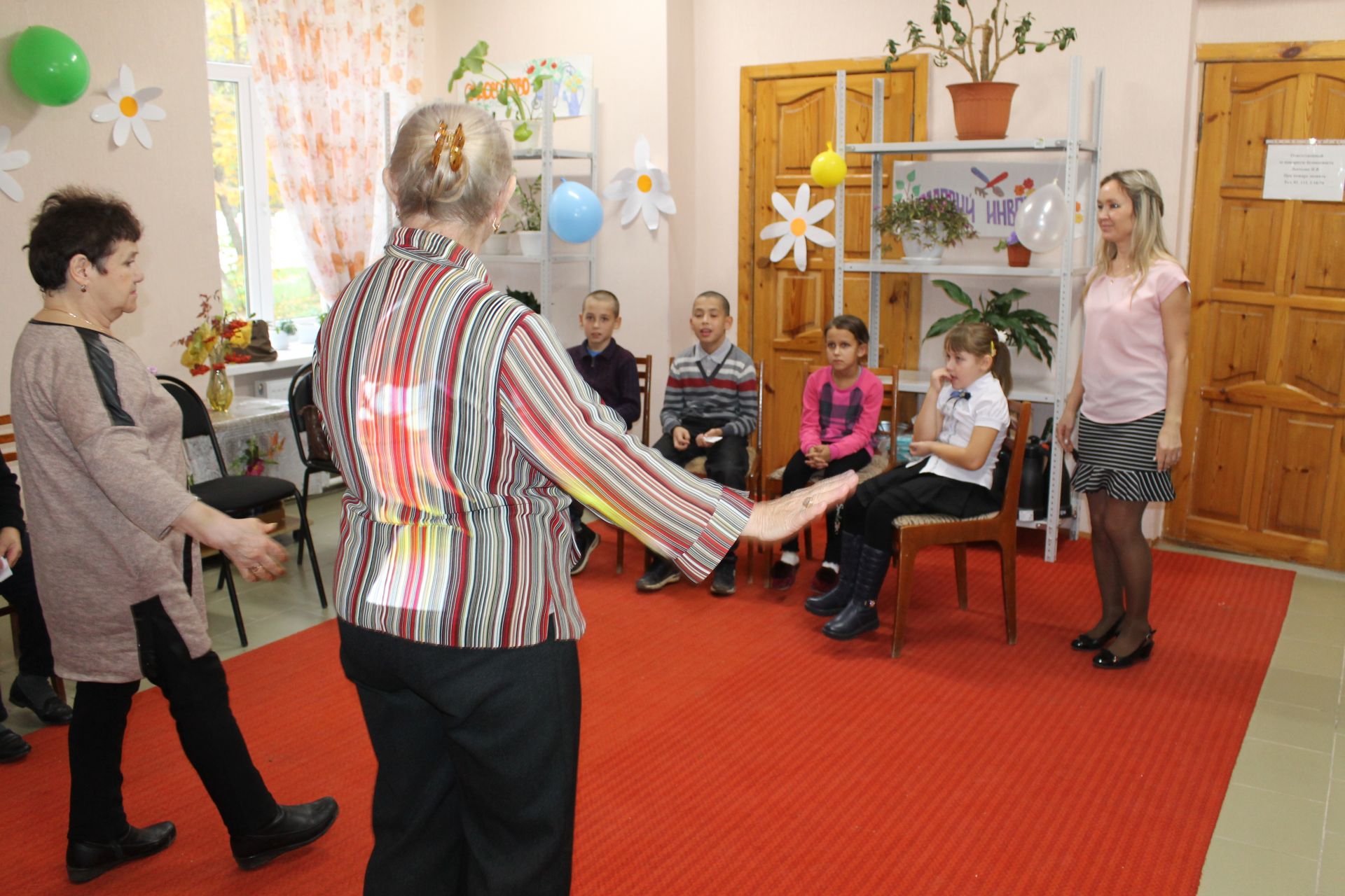 «Встреча двух поколений»- под таким названием в Менделеевске прошло мероприятие в декаду пожилых людей