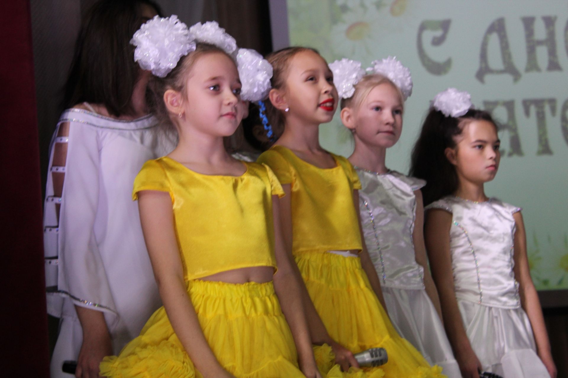 «Для милых мам»: как в Менделеевске прошёл праздничный концерт