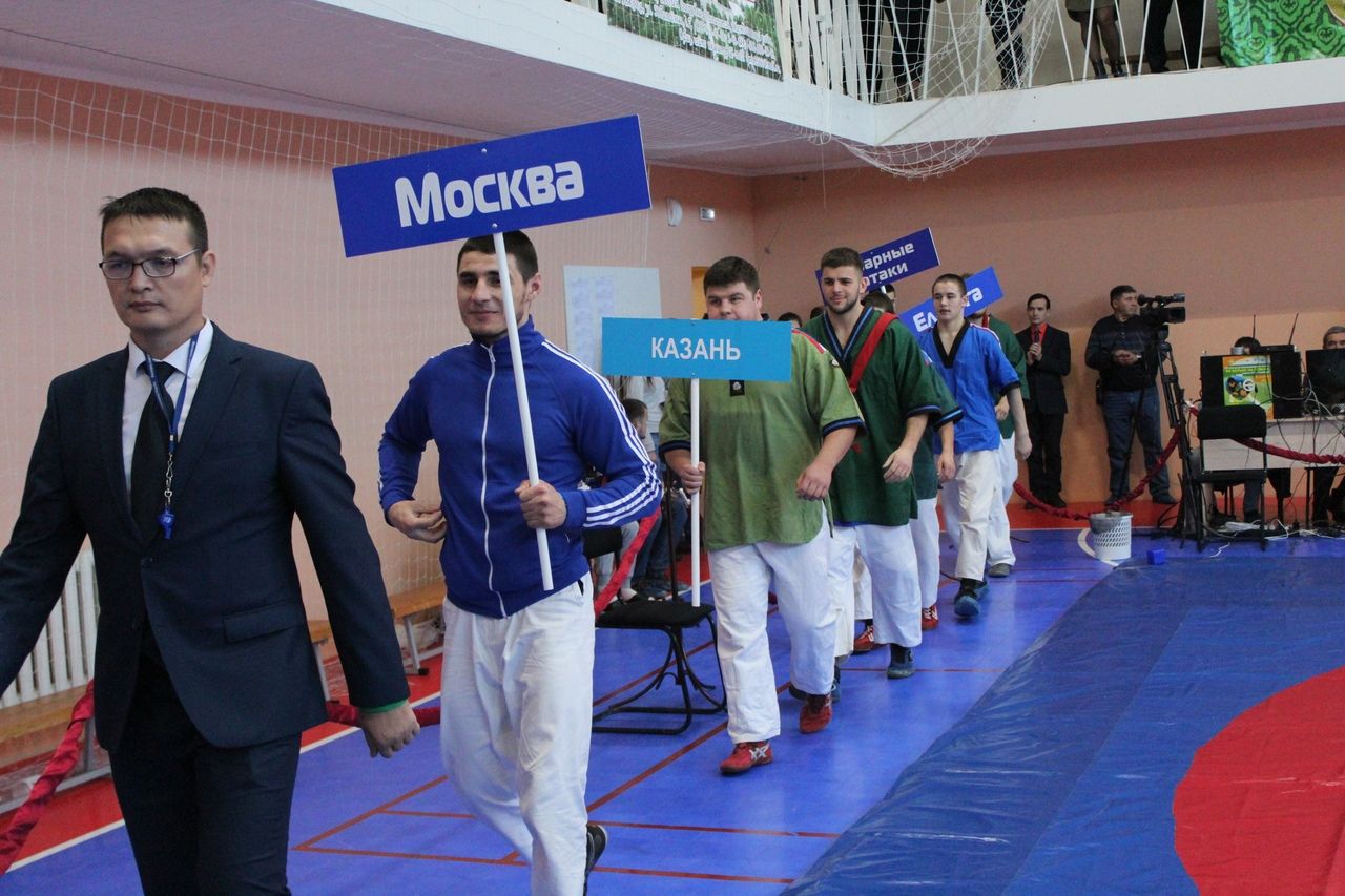 В Менделеевске прошёл республиканский турнир по борьбе на поясах, посвящённый памяти Ибрагима Галимова