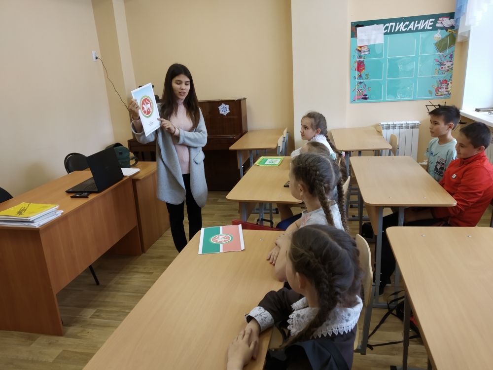 В Менделеевске провели классный час на тему «Моя родина-Татарстан»