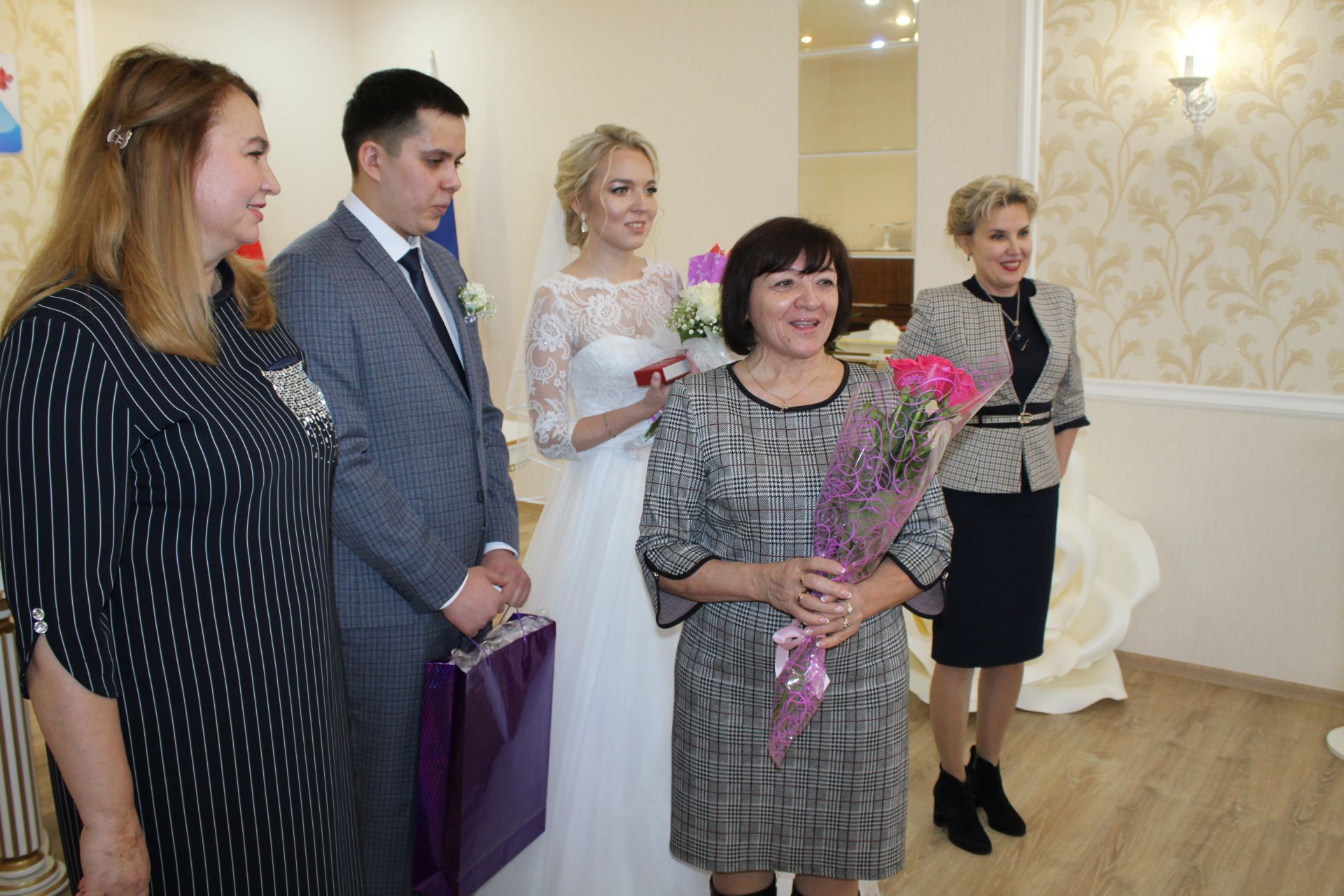В Менделеевске первая пара 2020 года зарегистрировала брак