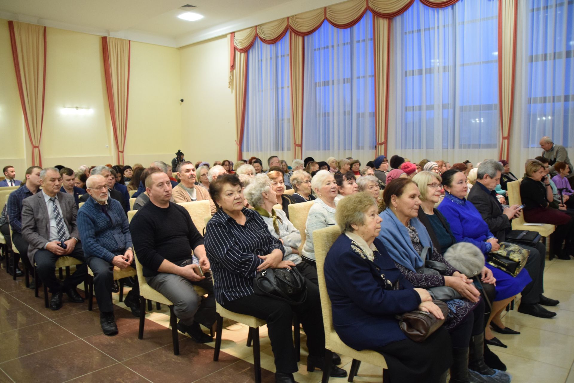 Валерий Чершинцев ответил на вопросы пенсионеров