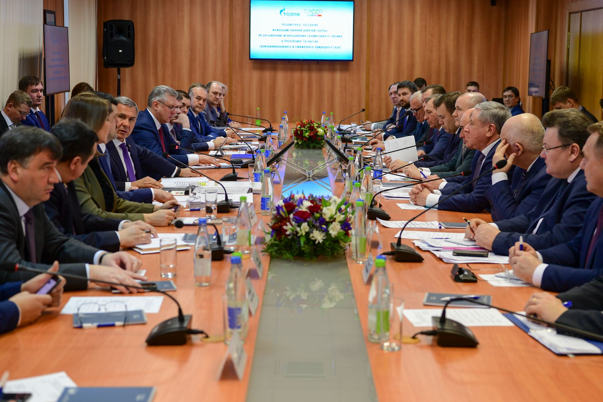 Альфия Когогина приняла участие в совещании по расширению использования газомоторного топлива