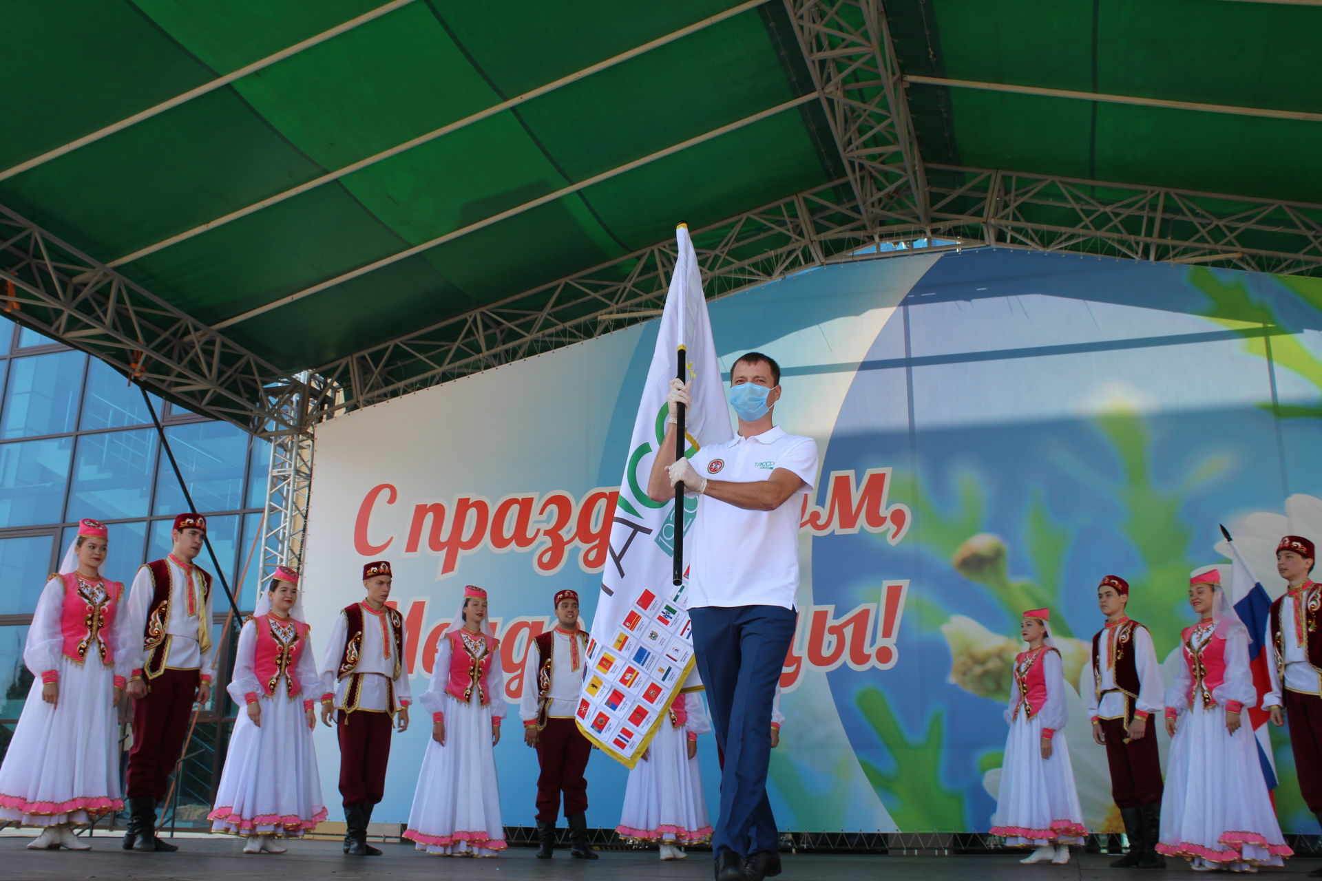 Менделеевск закрепил свою нашивку на флаге 100-летия ТАССР