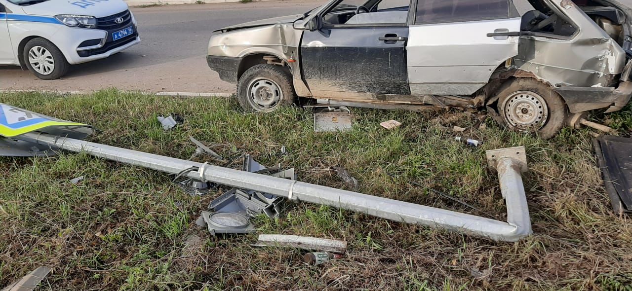 В Менделеевске водитель совершил ДТП и скрылся с места аварии