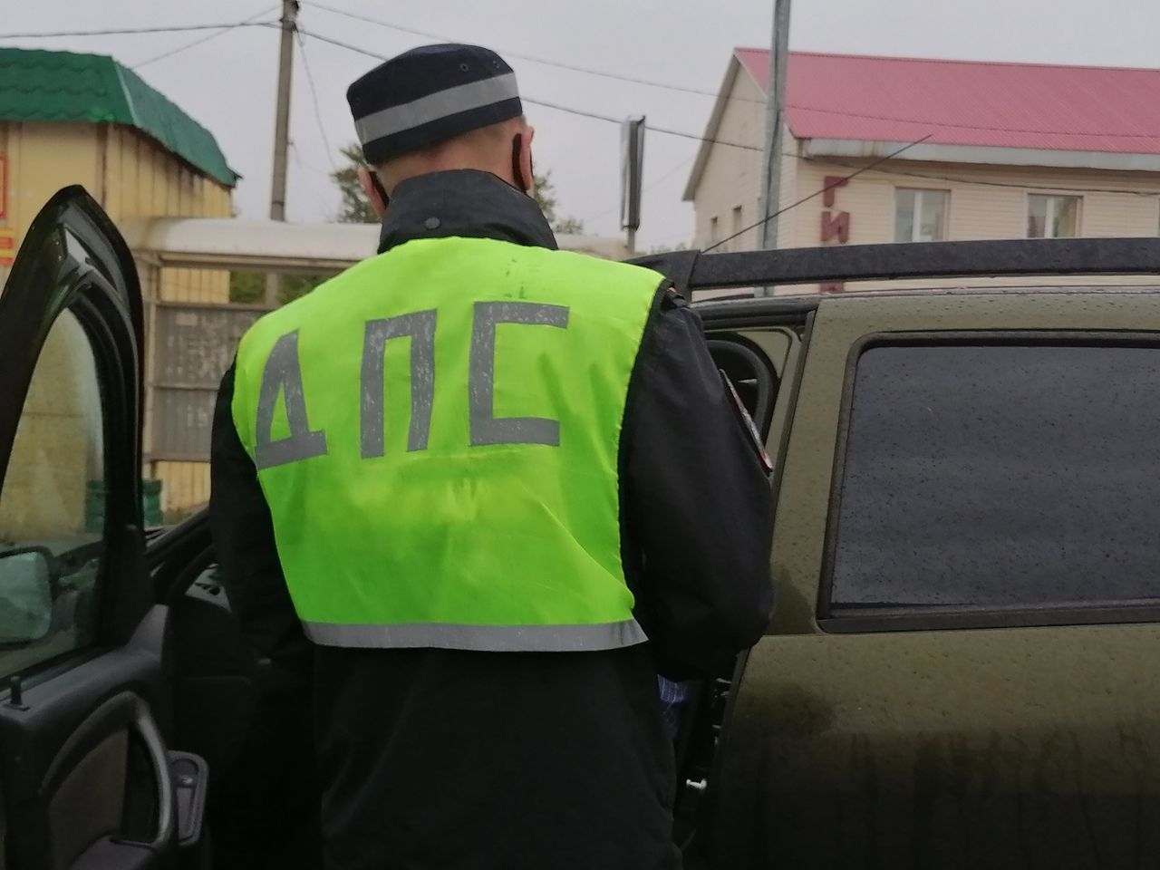 Шесть нетрезвых водителей задержали сотрудники ГИБДД во время рейда