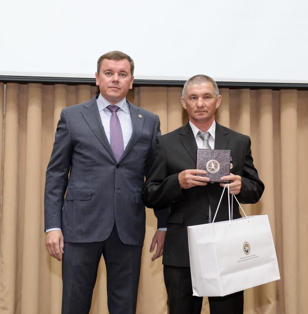 Менделеевец Глус Салимов удостоен звания «Заслуженный ветеринарный врач Республики Татарстан»