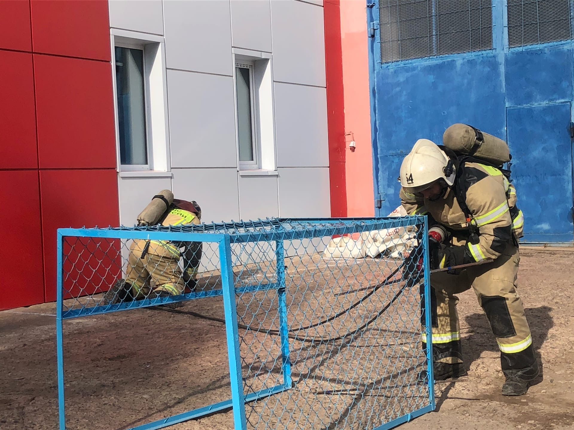 В Менделеевске проходят республиканские соревнования по пожарному многоборью