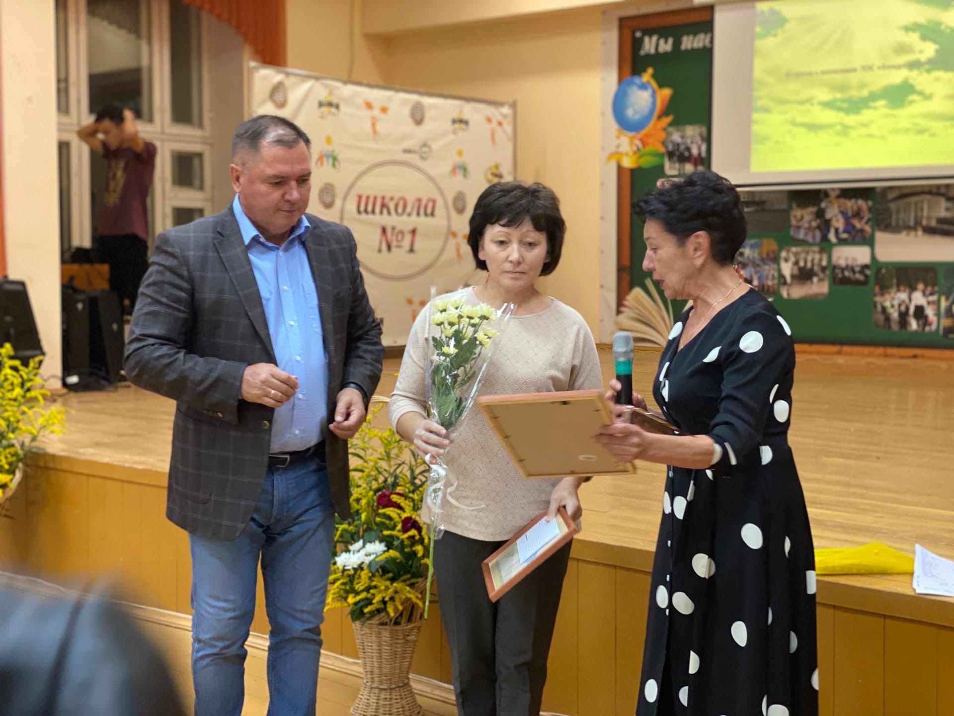 На встрече с активом ТОС «Бондюжский» наградили менделеевецев