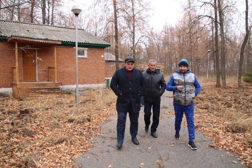 Радмир Беляев проявил инициативу возобновить работу детского лагеря в с. Икское Устье