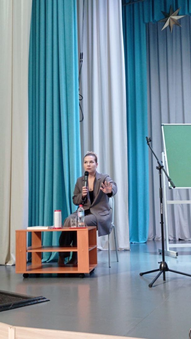 В Менделеевске участница теле-проекта «Голос» провела мастер-класс по вокалу 