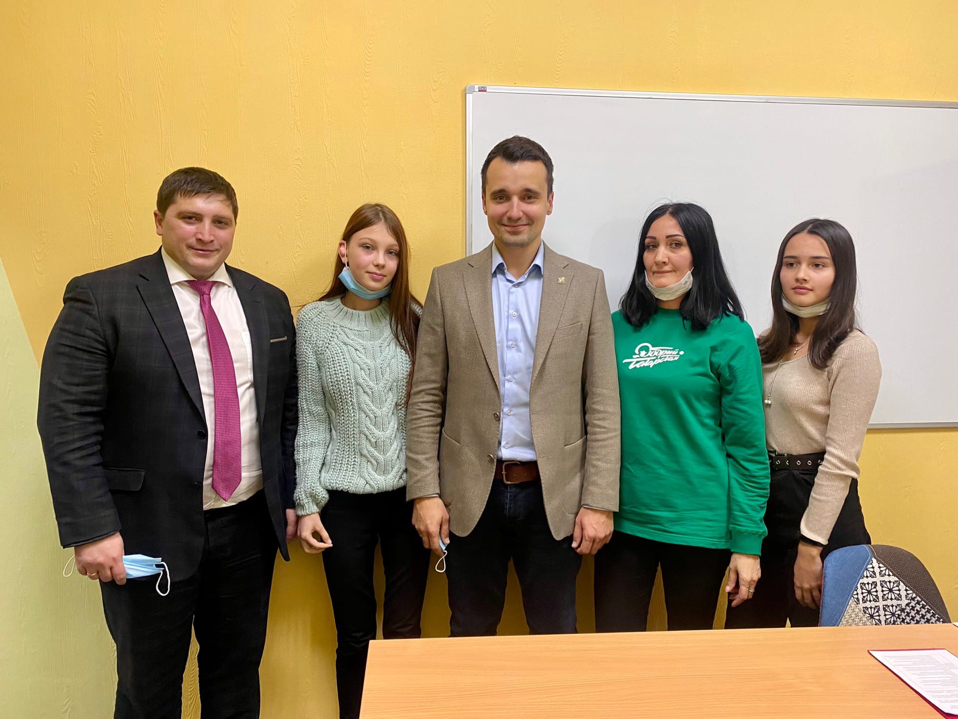 Министр по делам молодежи РТ Тимур Сулейманов встретился с активистами Менделеевска