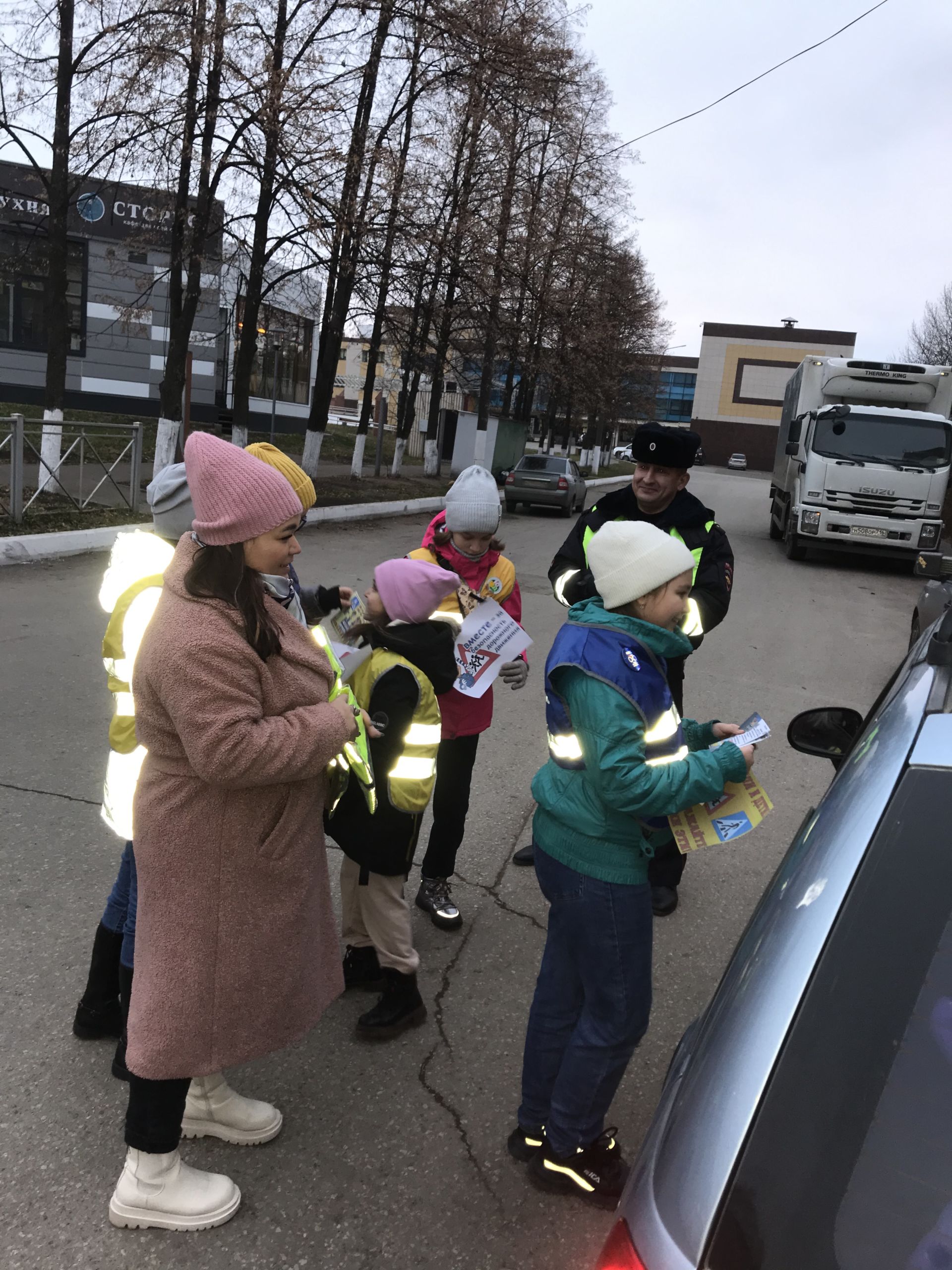 В Менделеевске в рамках профилактического мероприятия провели акцию «Письмо водителю»