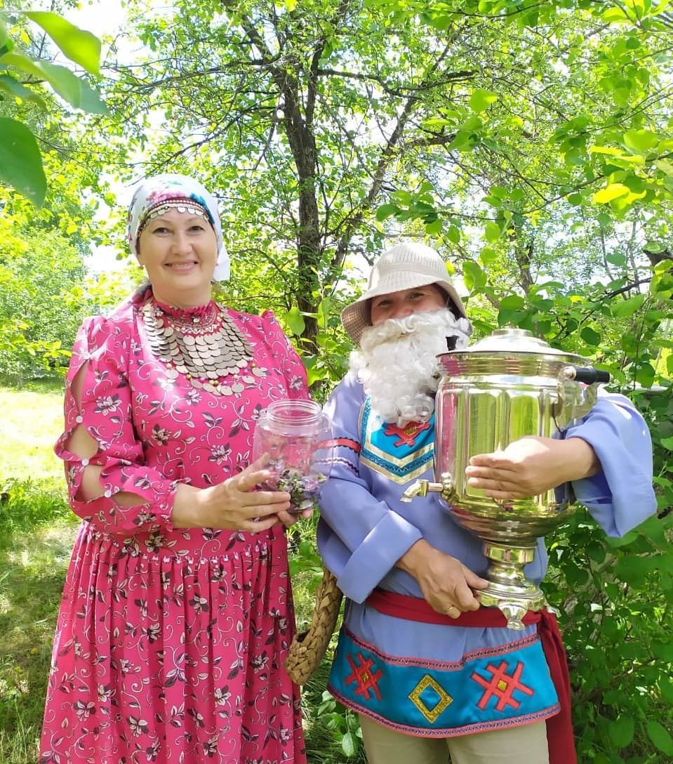 Монашевская сельская библиотека совместно со школой провели фольклорный час «В гости к Лопшо Педуню»