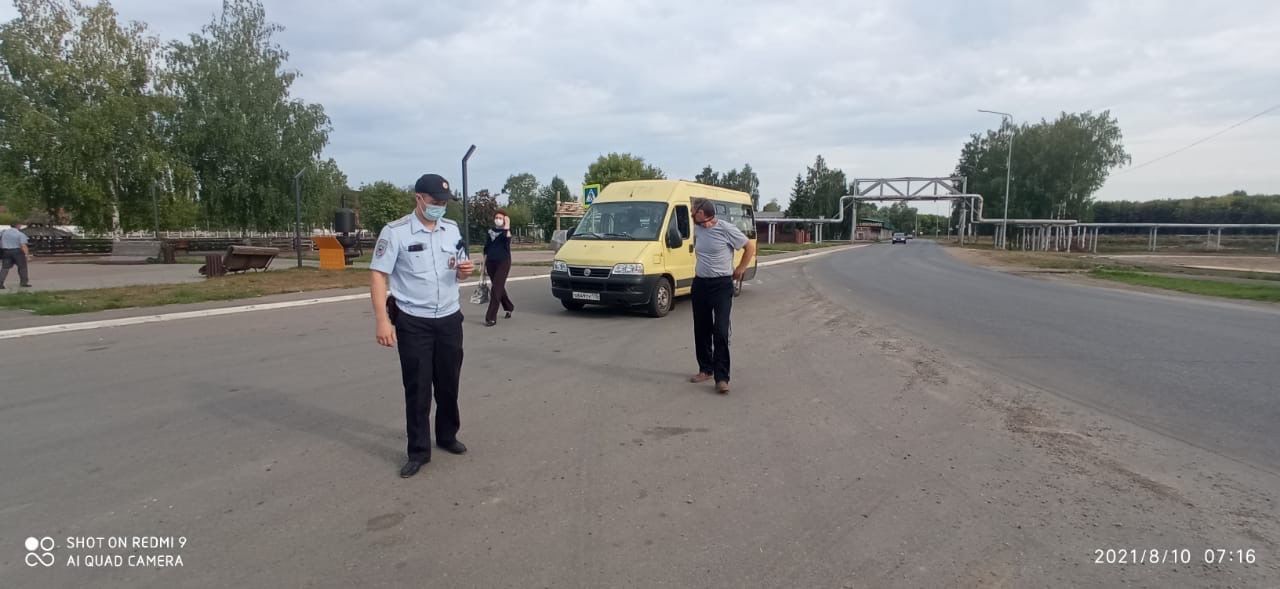 Сотрудники ГИБДД провели очередной рейд по автобусам в Менделеевске