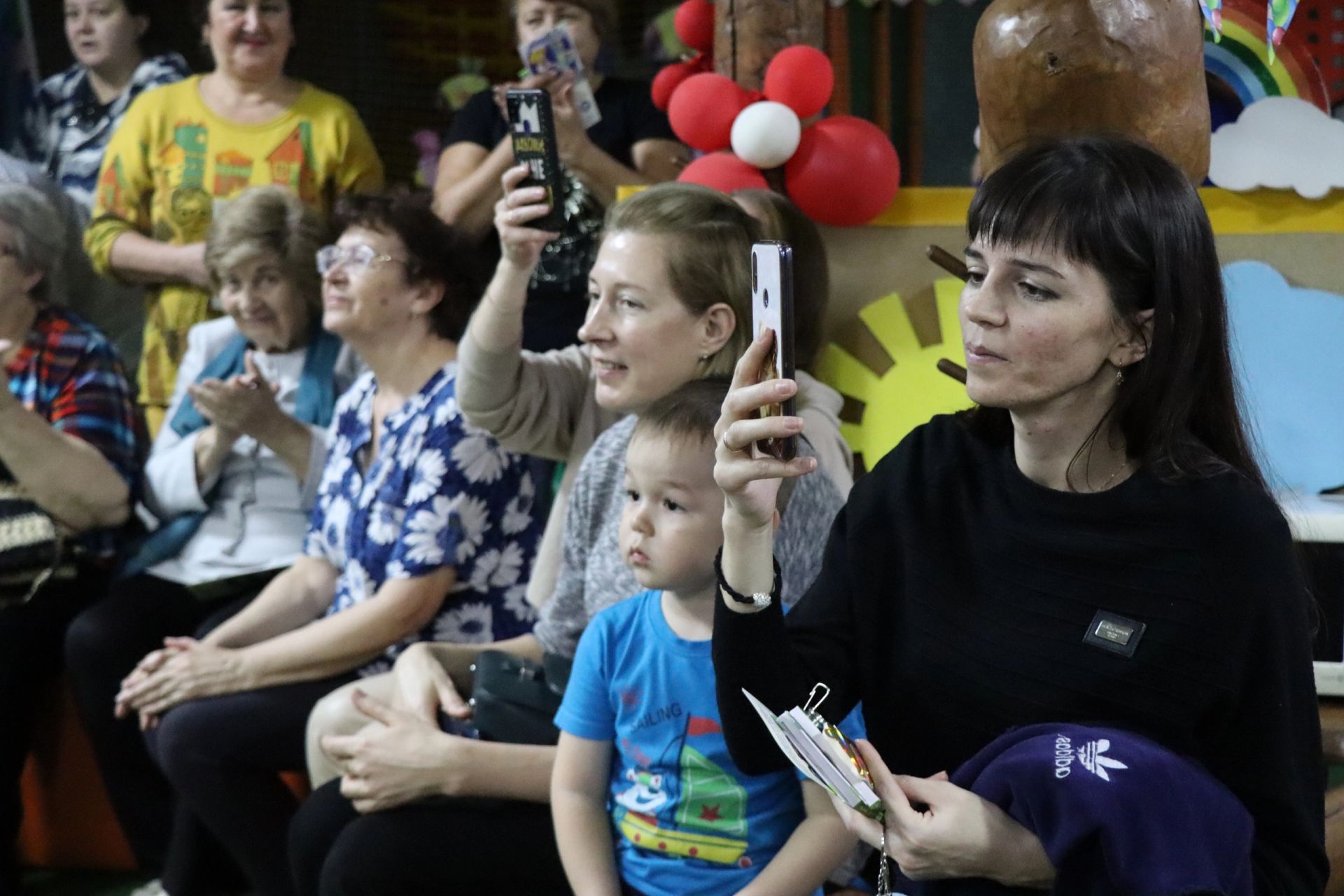 В Менделеевске провели благотворительное мероприятие «Пусть всегда будет мир!»
