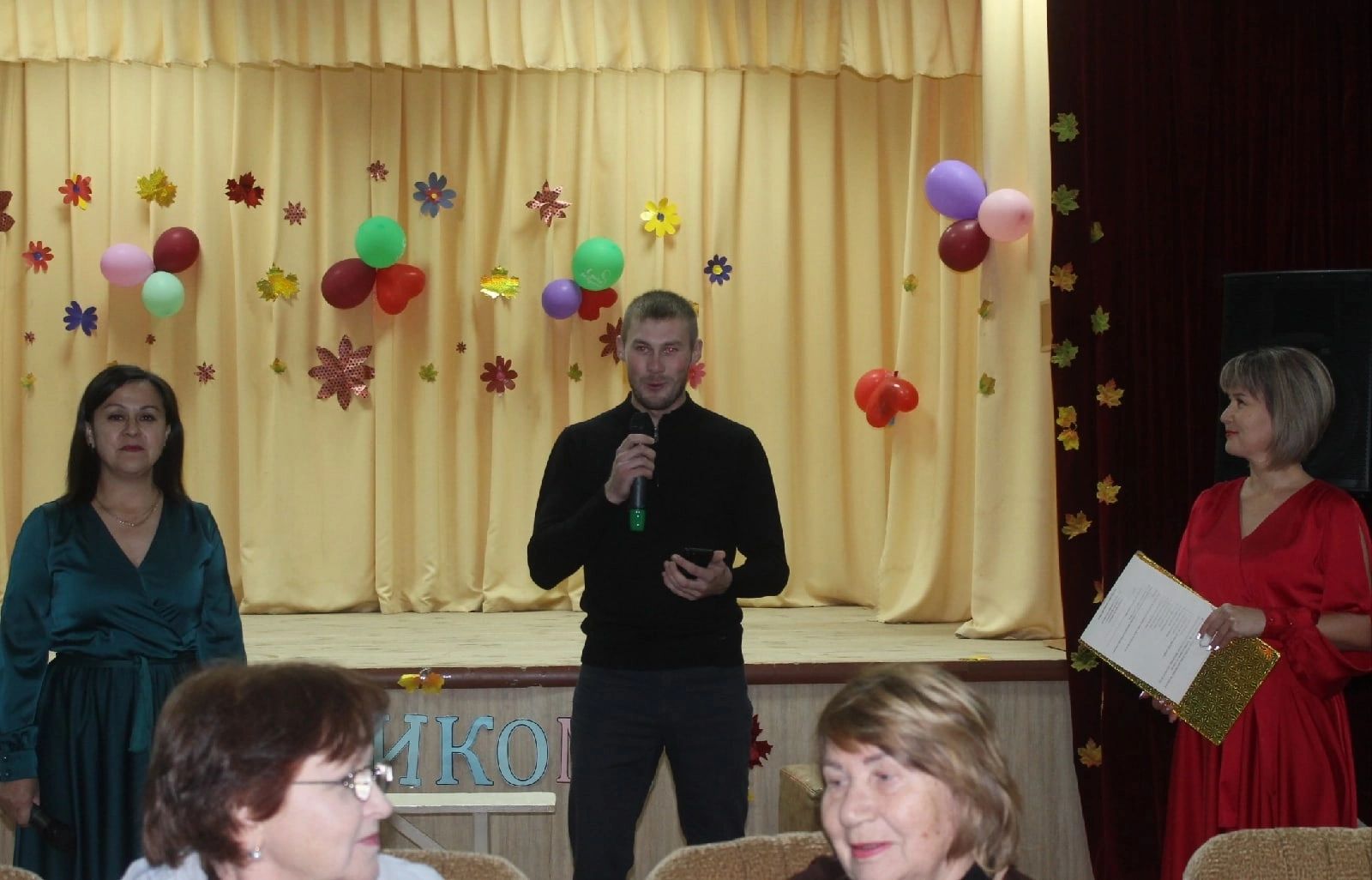 В Ижёвском СДК организовали вечер отдыха «Как молоды мы были»