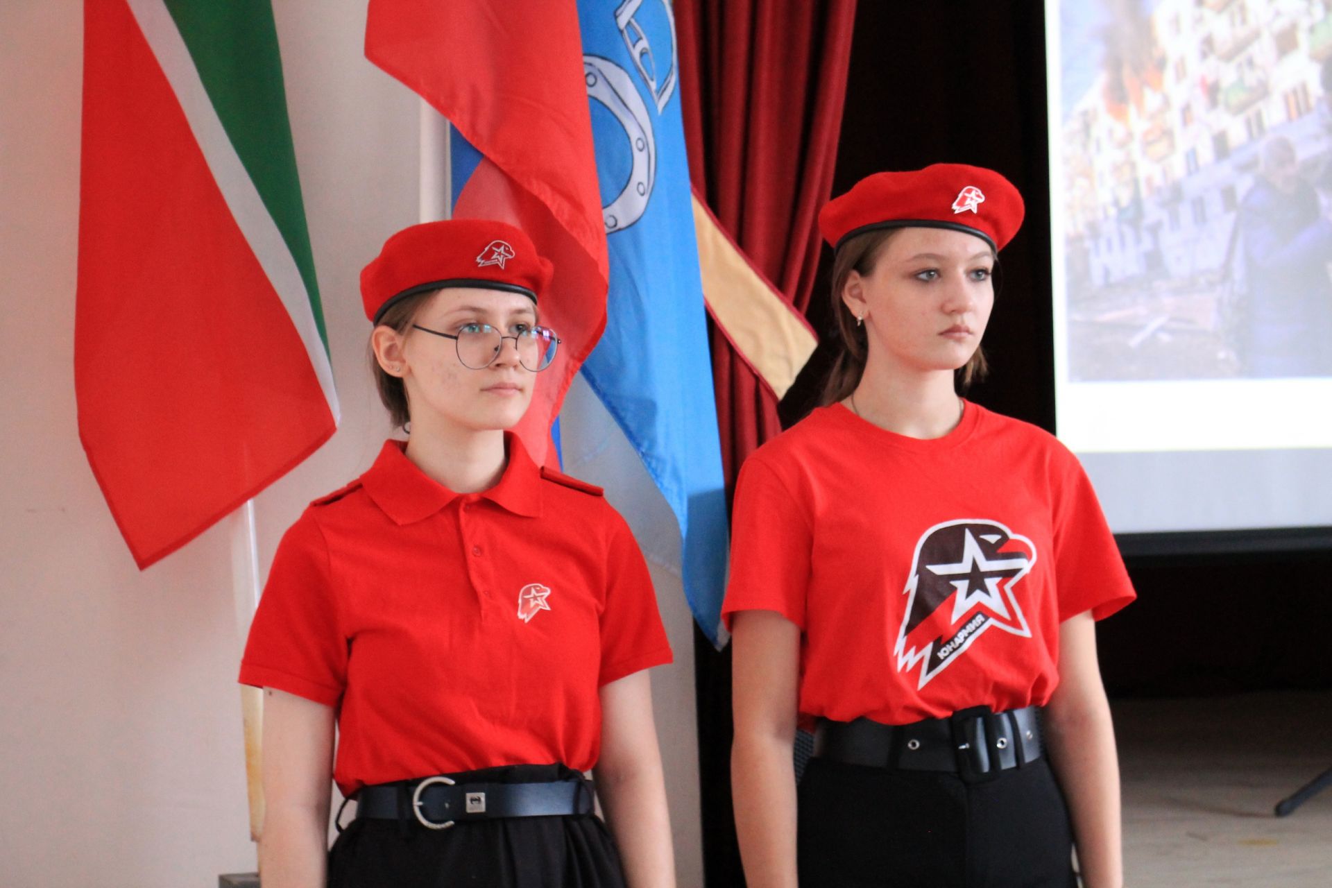 В школе № 2 Менделеевска провели патриотическое мероприятие «Мы своих не бросаем»