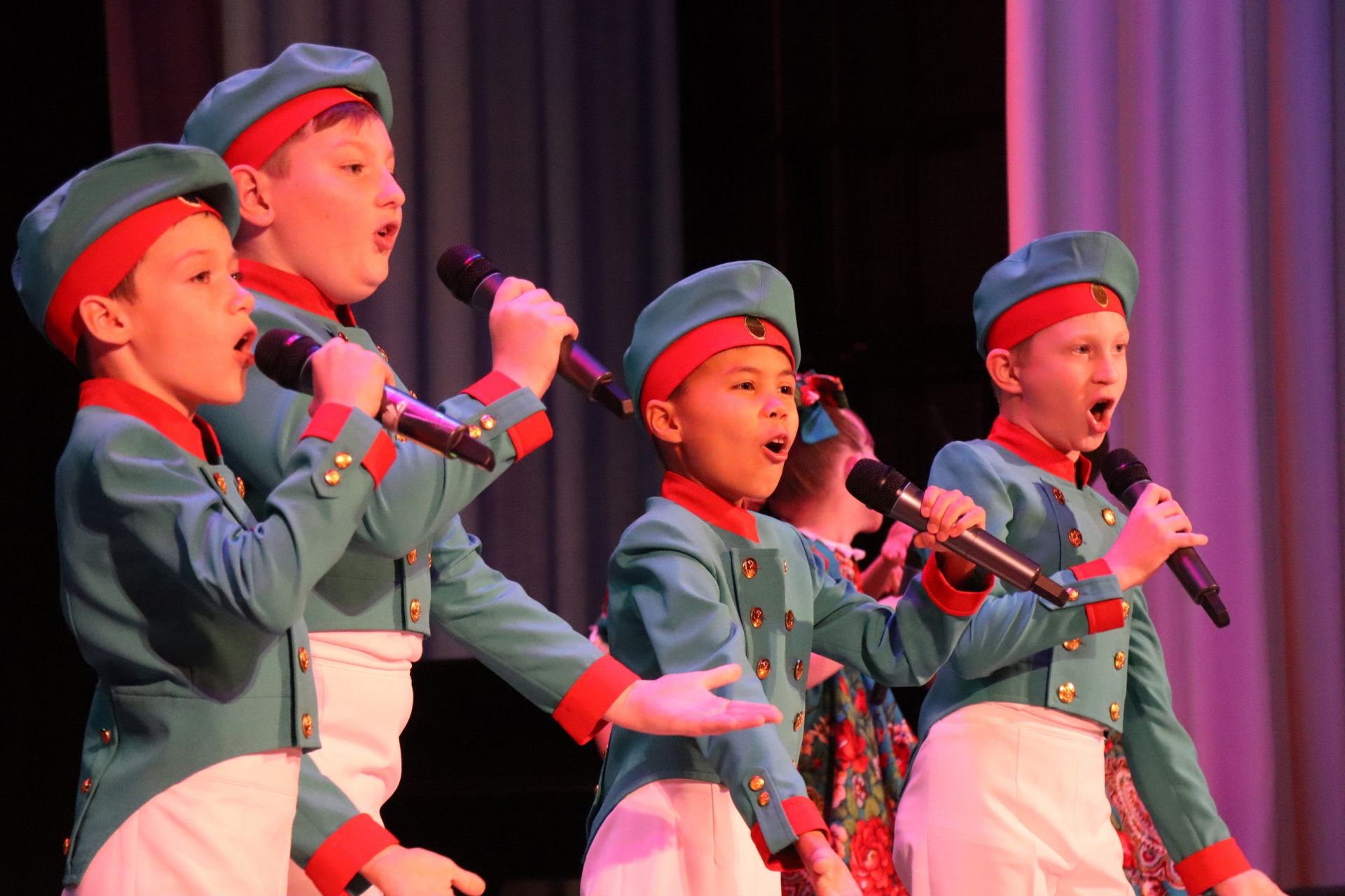 В Менделеевске ярким концертом отметили 55-летие Детской школы искусств