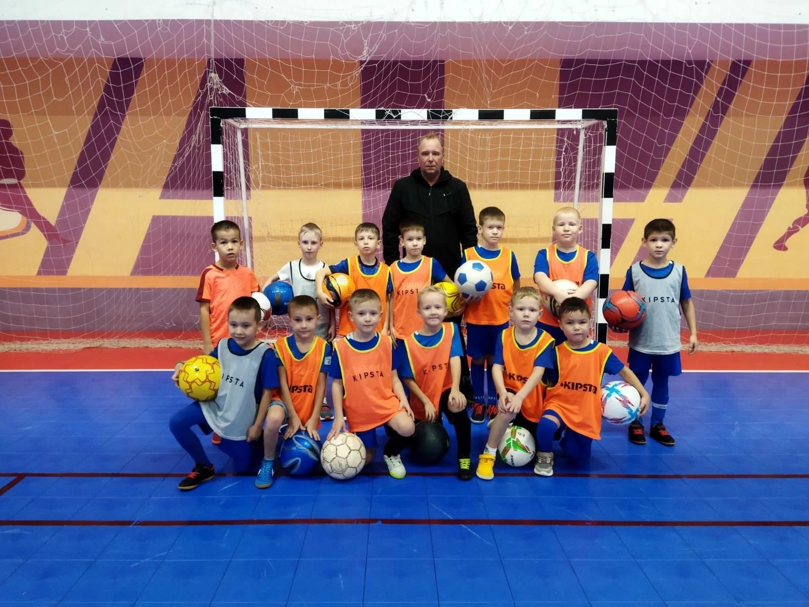 Всемирный день футбола: в Менделеевске 135 детей посещают спортивную секцию
