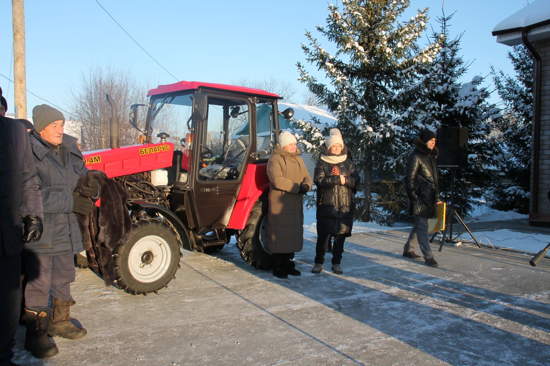 В деревне Тойгузино торжественно открыли два объекта