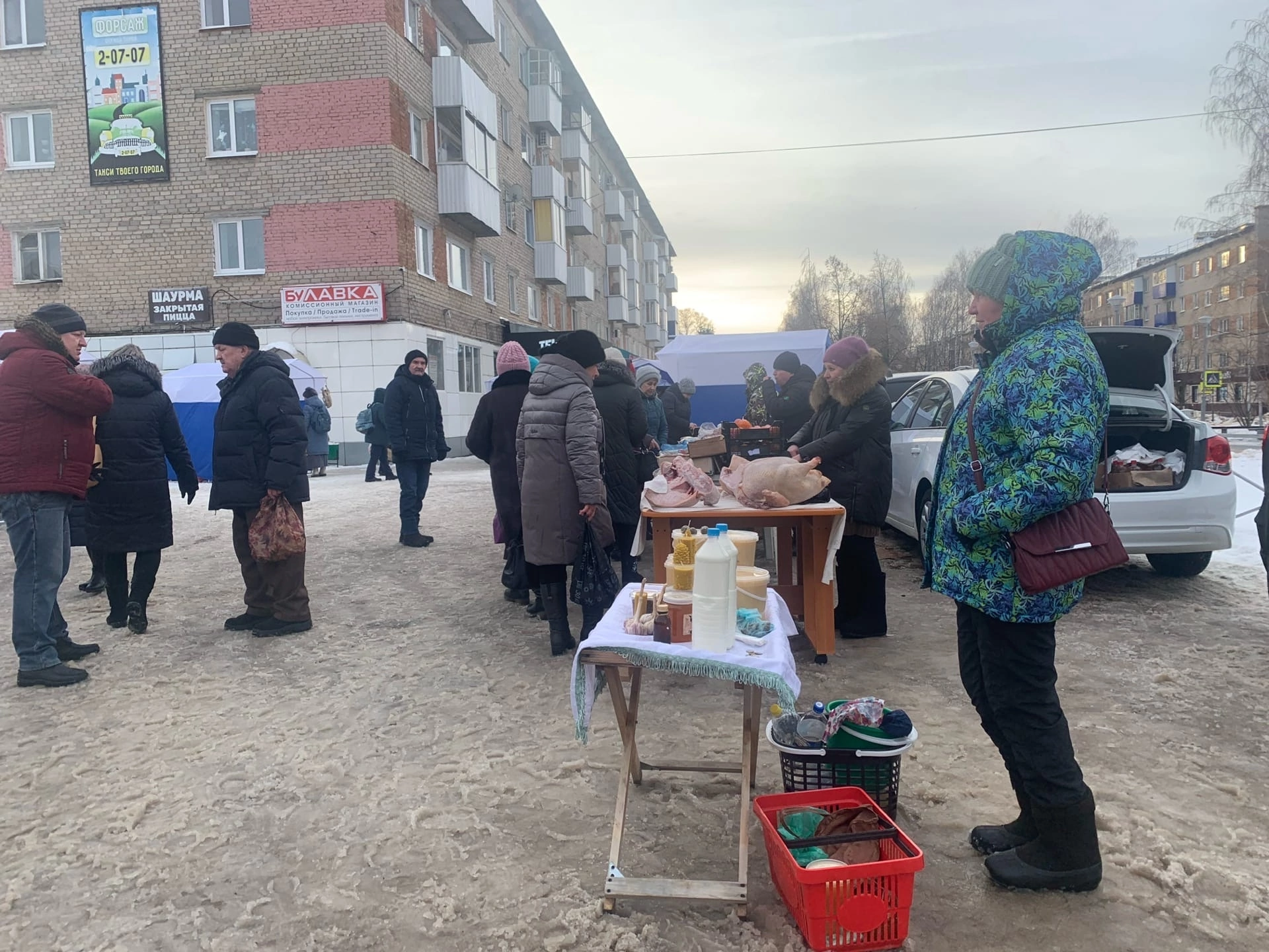 В Менделеевске проходит завершающая сезон ярмарка