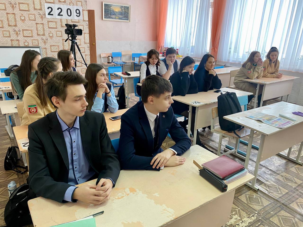 В первой школе Менделеевска прошел парламентский урок