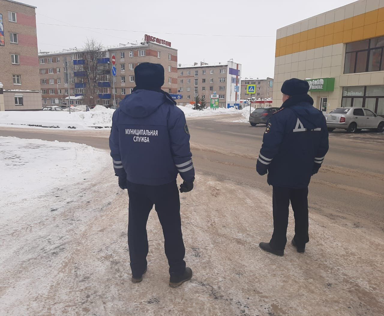 Сотрудники ГИБДД проверили, как соблюдают правила водители и&nbsp;пешеходы в&nbsp;Менделеевске