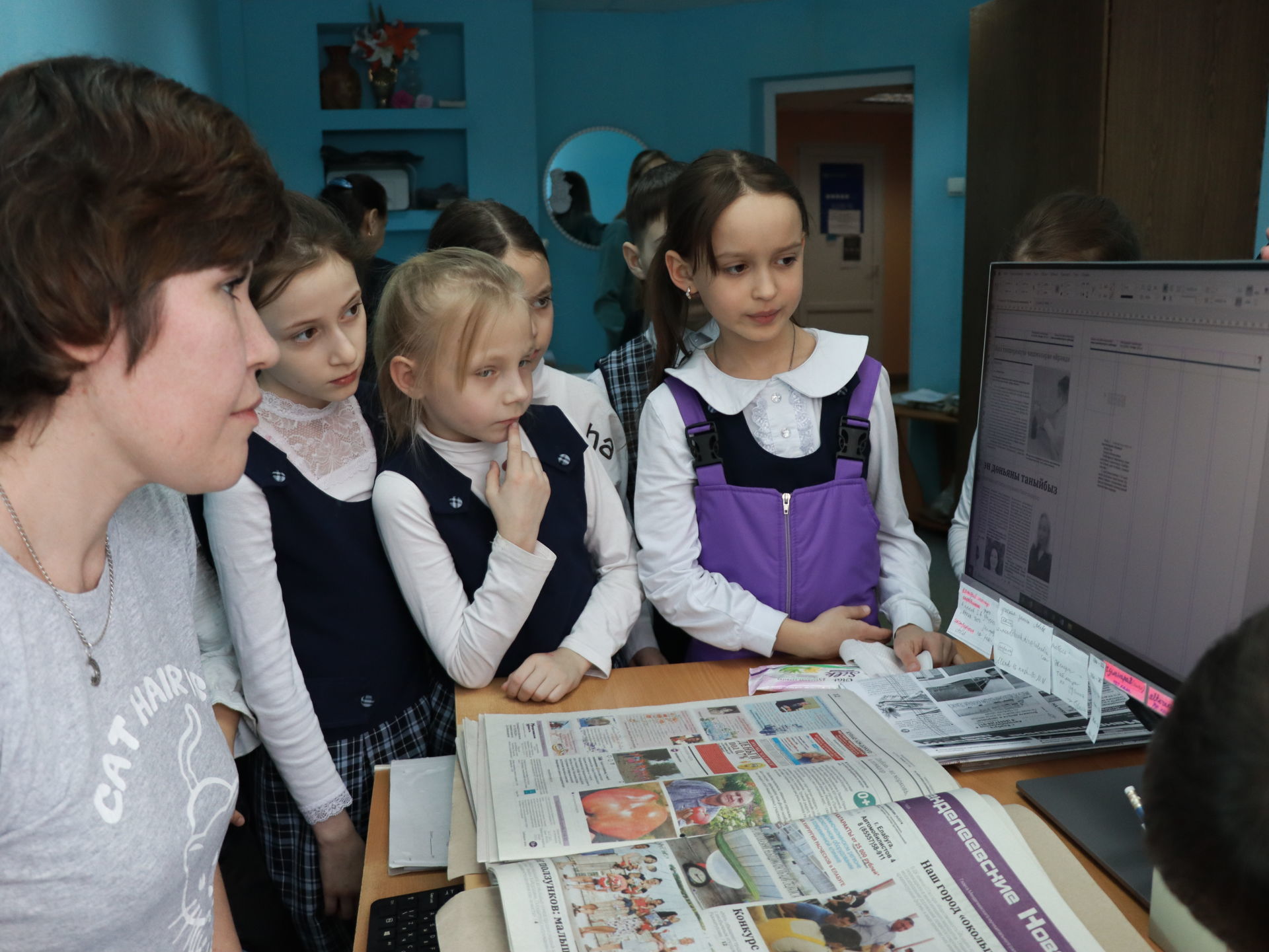 На экскурсии в редакции учащимся 7 школы рассказали как создается газета