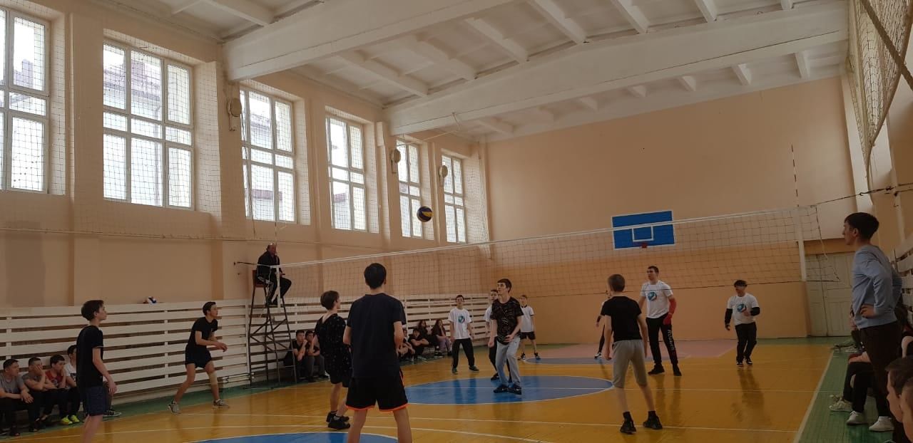 В Менделеевске прошло первенство по волейболу