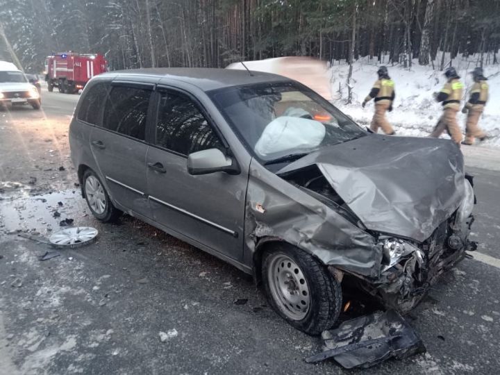 Пассажир следовавшего в сторону Менделеевска автомобиля попал в реанимацию