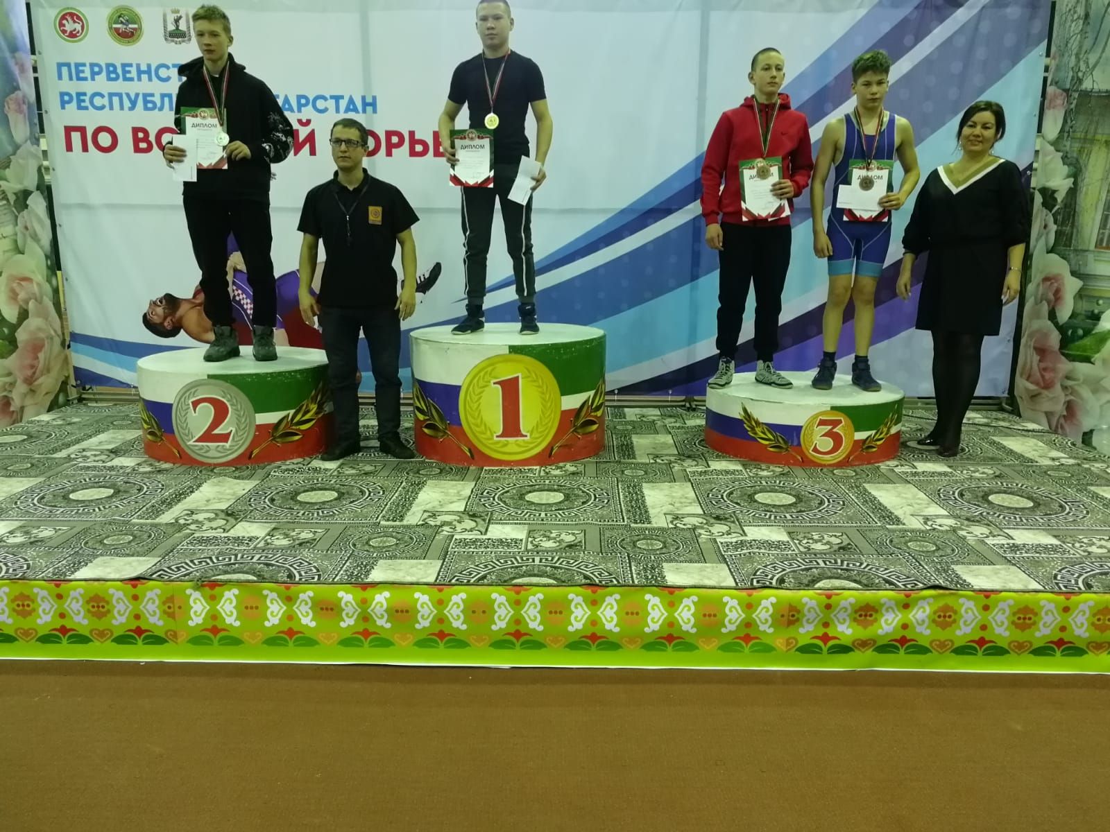 Призовые места в вольной борьбе заняли менделеевцы
