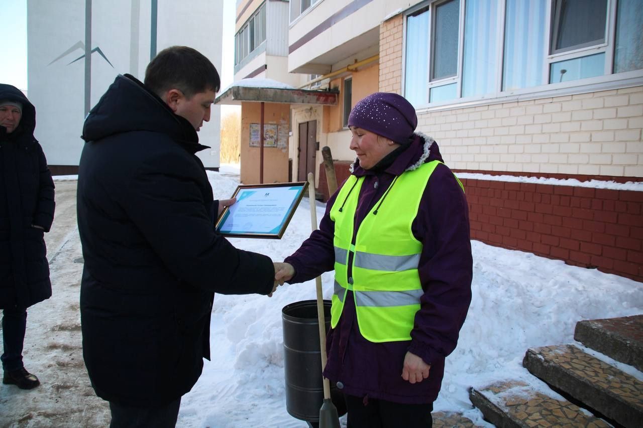 Радмир Беляев поблагодарил лучших дворников города за тяжёлый зимний труд