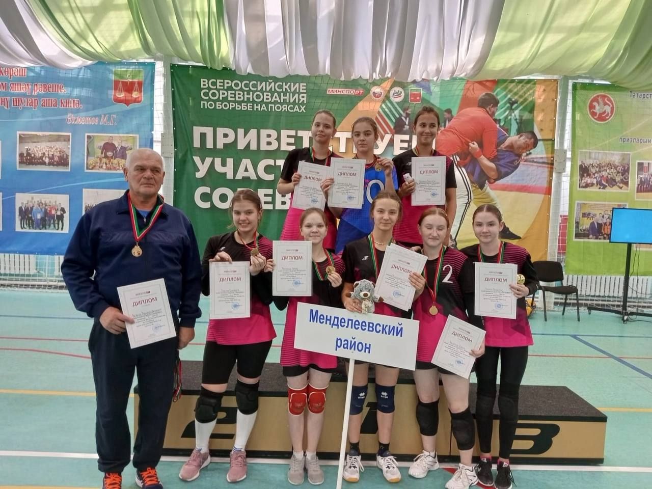 Менделеевские спортсменки победили в Первенстве РТ по волейболу
