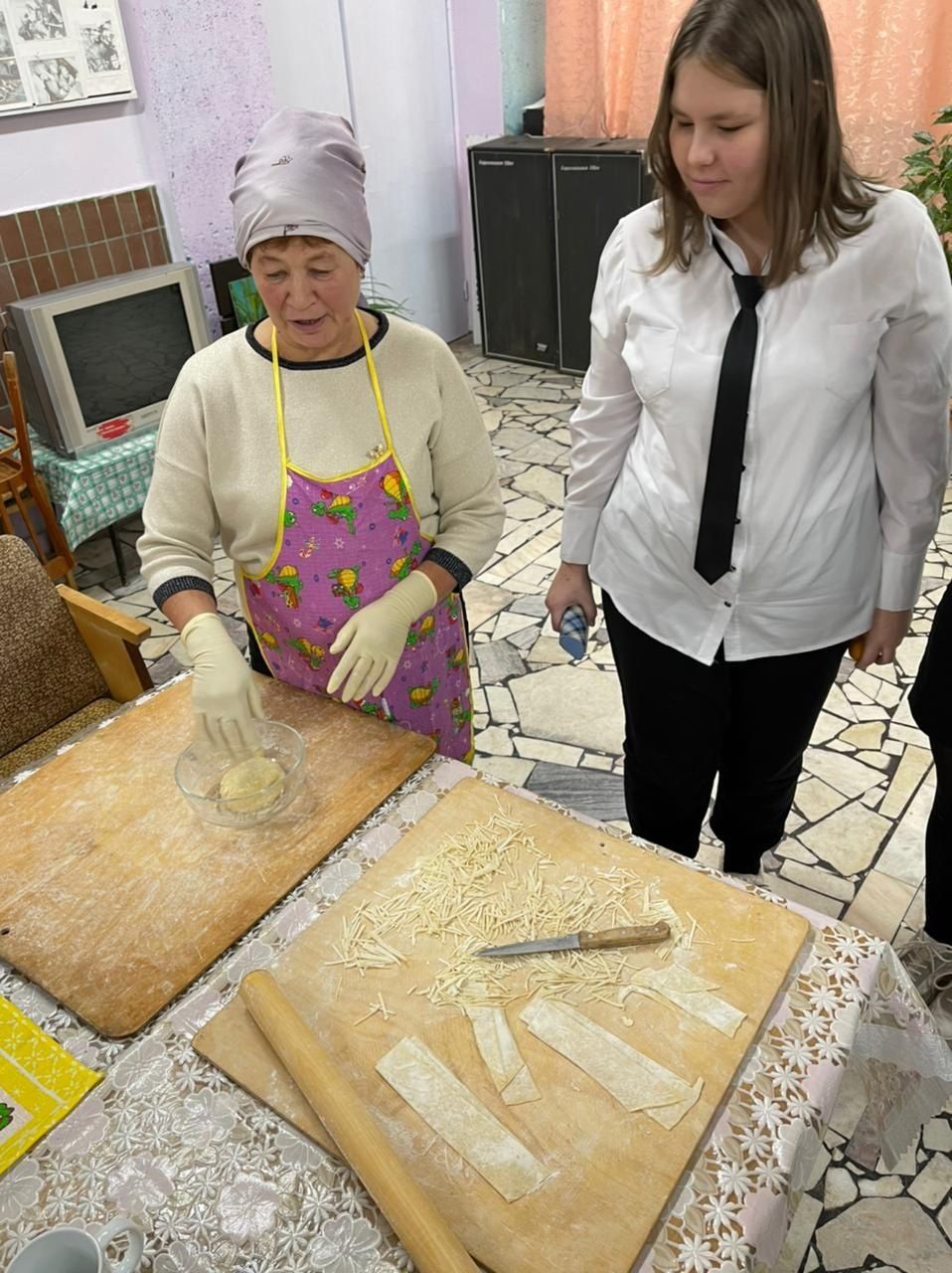 В Тихоновском СДК прошёл мастер-класс по приготовлению домашней лапши