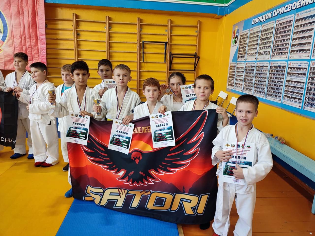Спортсмены клуба «Сатори» Менделеевска завоевали шесть медалей в соревнованиях по армейскому рукопашному бою