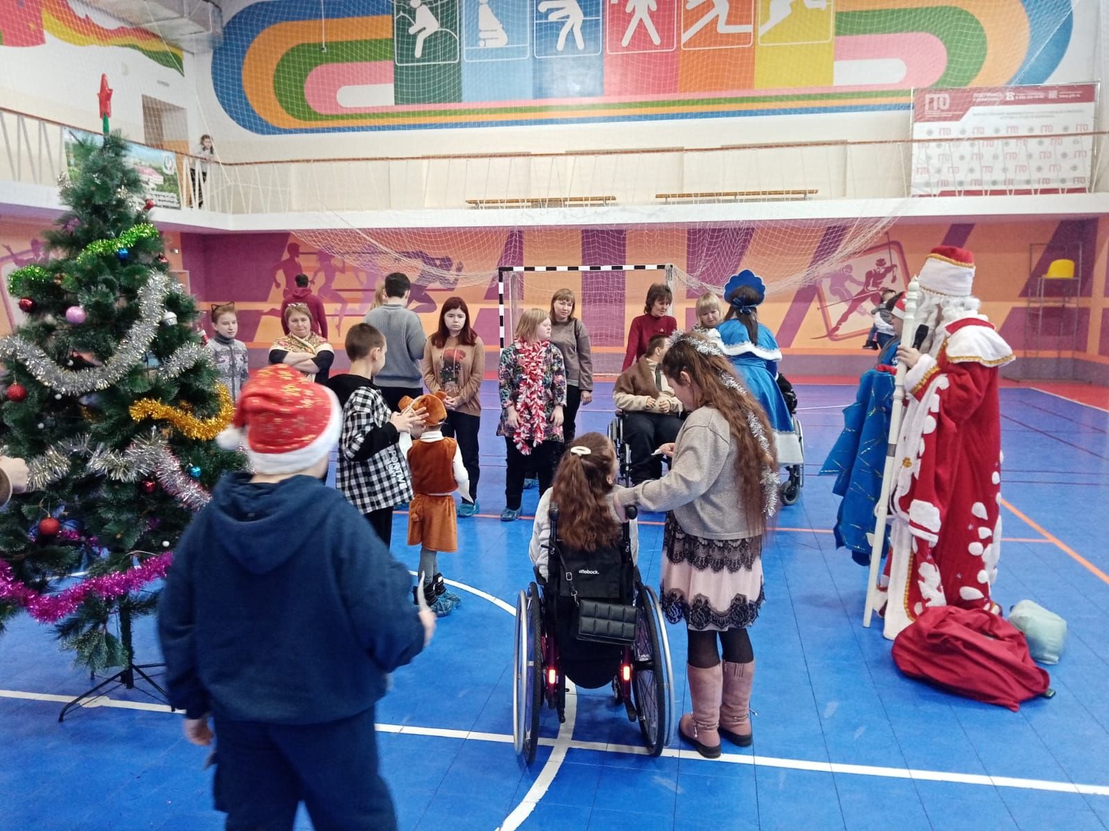 В Менделеевске организовали ёлку для детей с ОВЗ