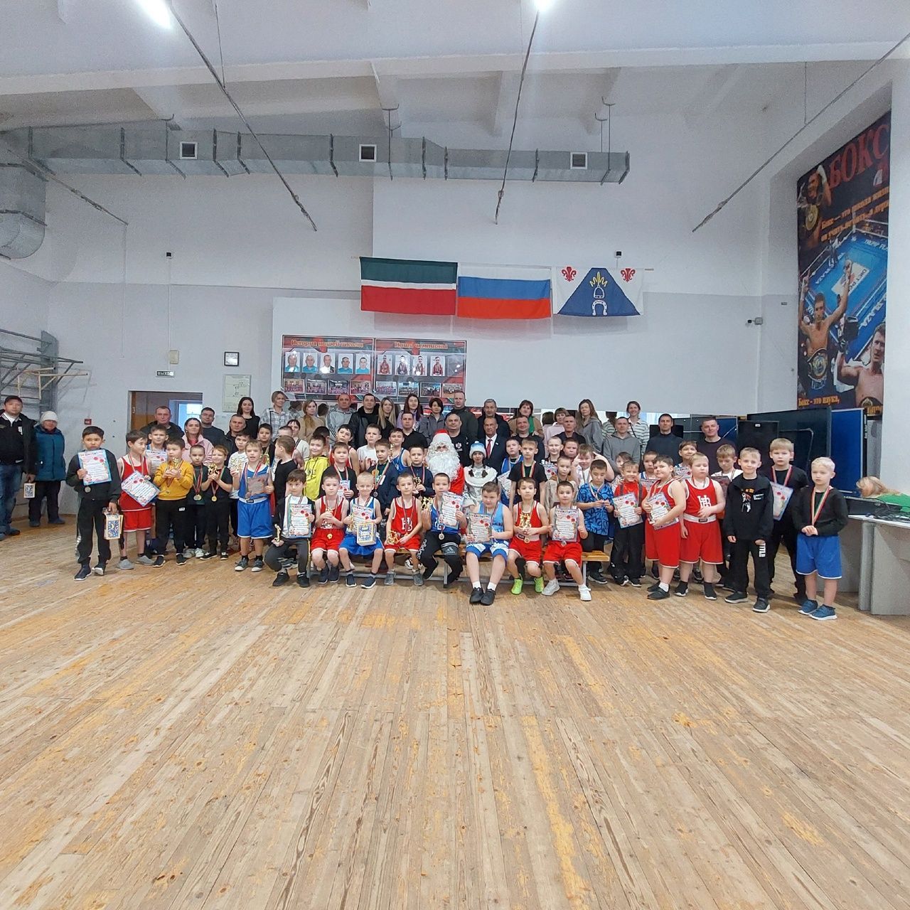 В спортивной школе «Батыр» прошёл Турнир по боксу на призы Деда Мороза