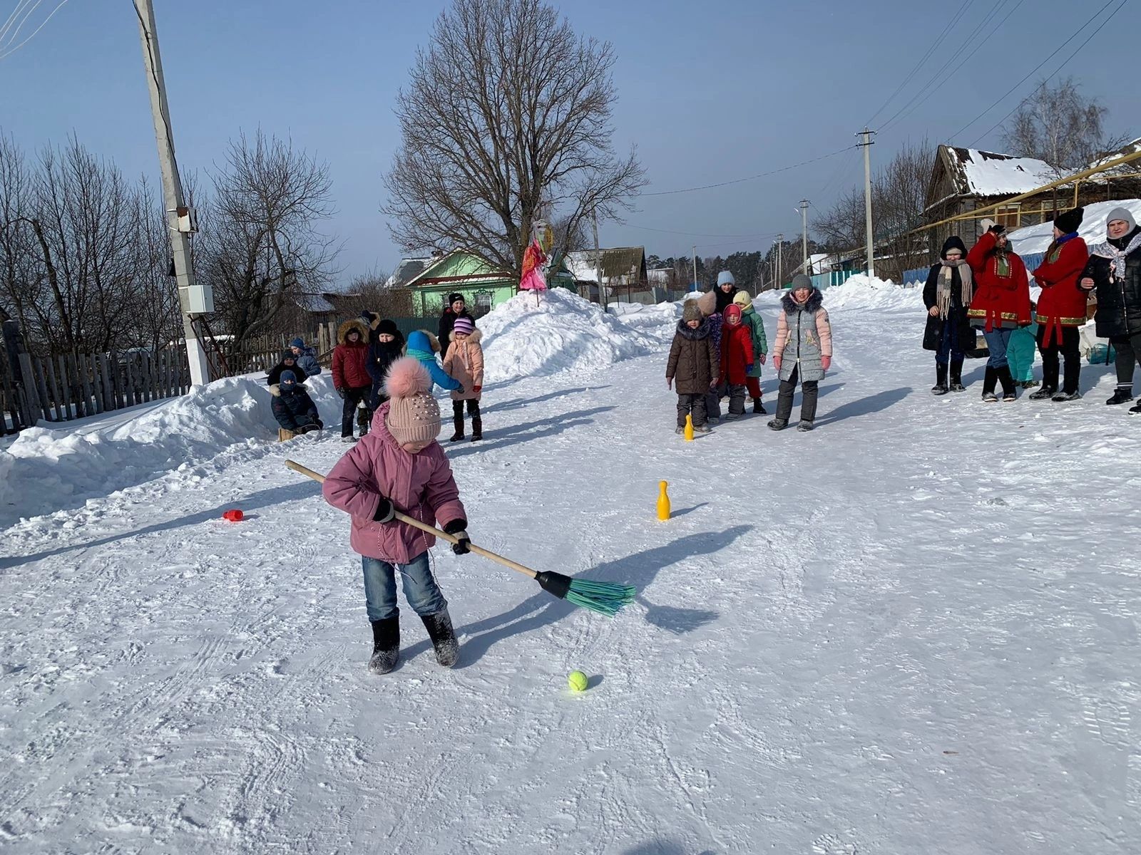 В селе Монашево Масленицу отметили народными забавами и играми
