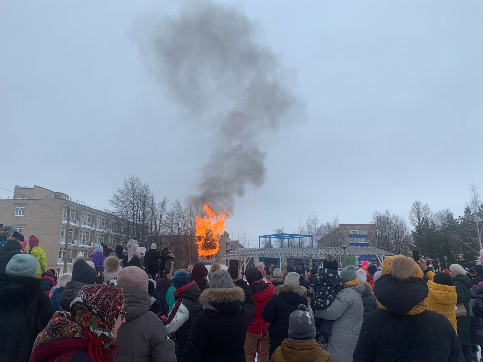 Менделеевцы весело и с размахом проводили зиму