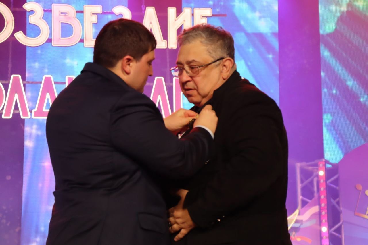 Дмитрию Туманову вручена медаль «За заслуги перед Менделеевским районом»