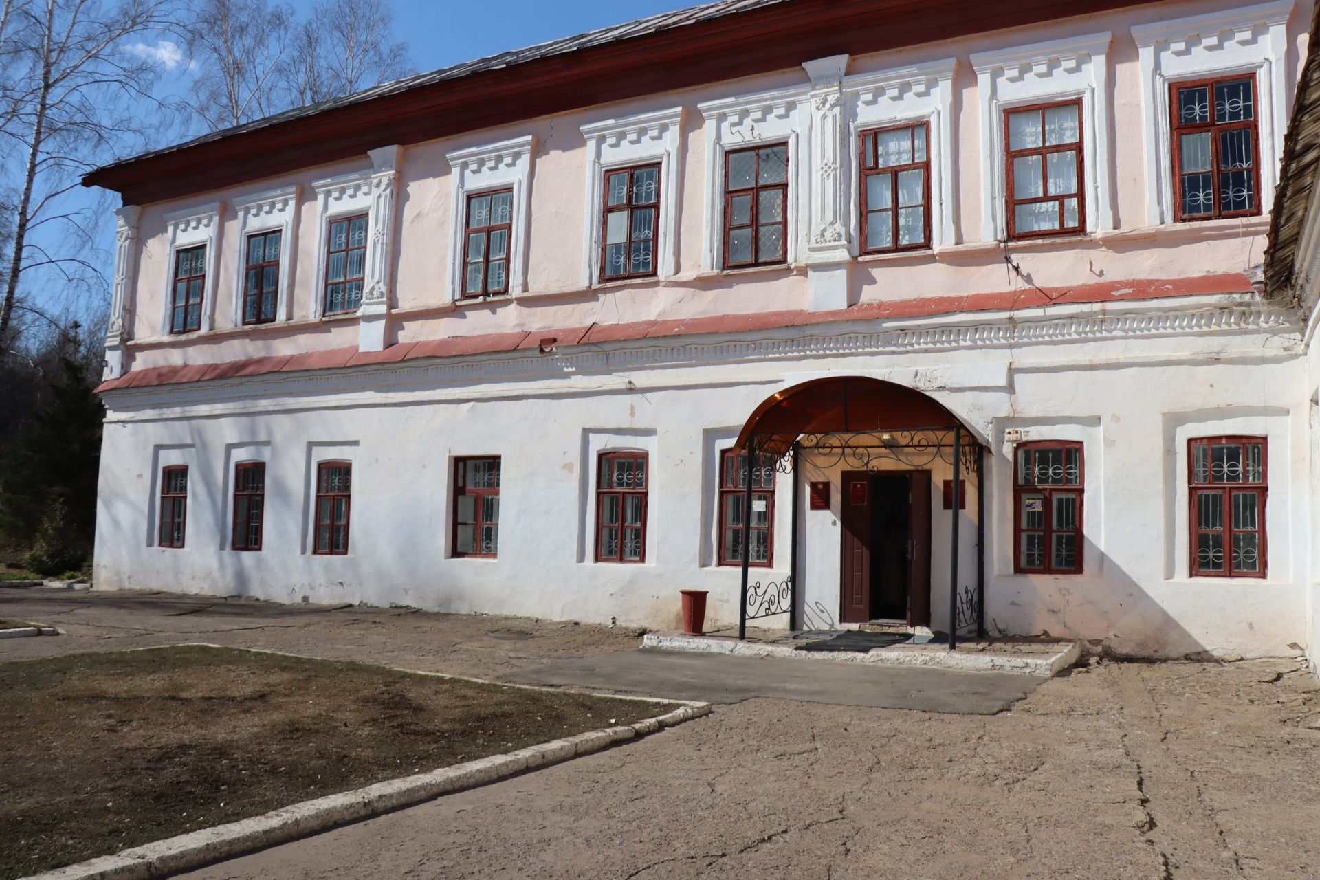 Стадион «Химик» и имение Ушковых участвуют во Всероссийском конкурсе благоустройства малых городов и исторических поселений