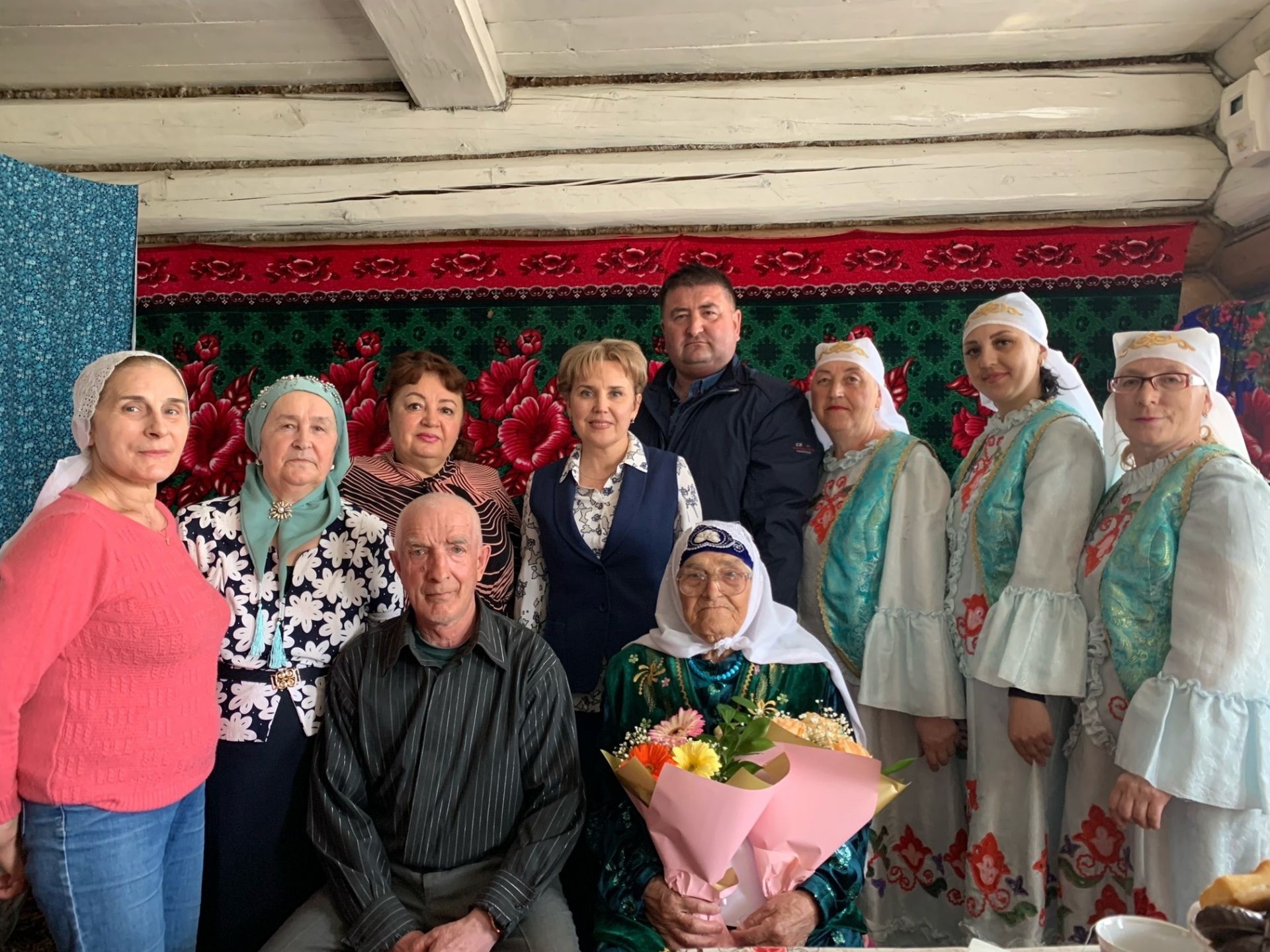 Жительница Камаевского поселения Тазиба Ахтямзянова отметила 95-летие