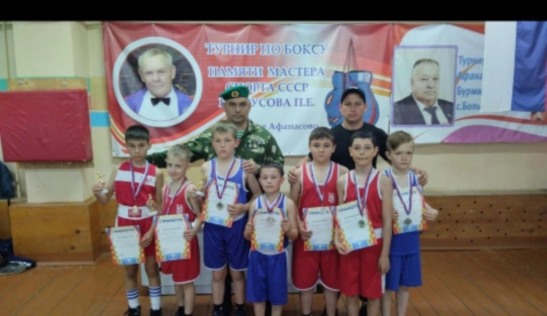 Воспитанники СШ «Батыр» привезли 8 медалей  с Межрегионального турнира по боксу
