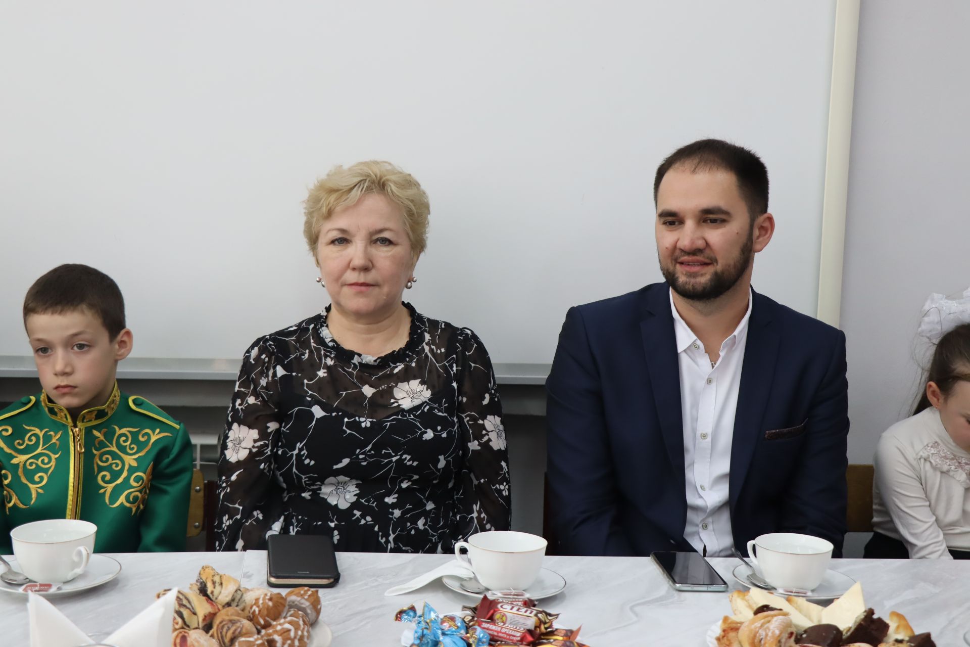 В школе № 7 Менделеевска состоялась встреча по вопросам изучения татарского языка
